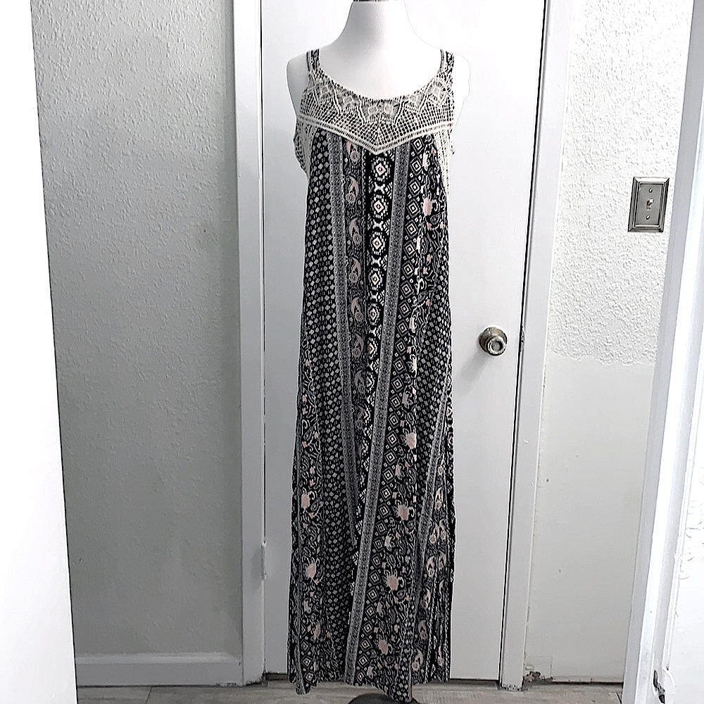 Charming Charlie - Maxi Dress